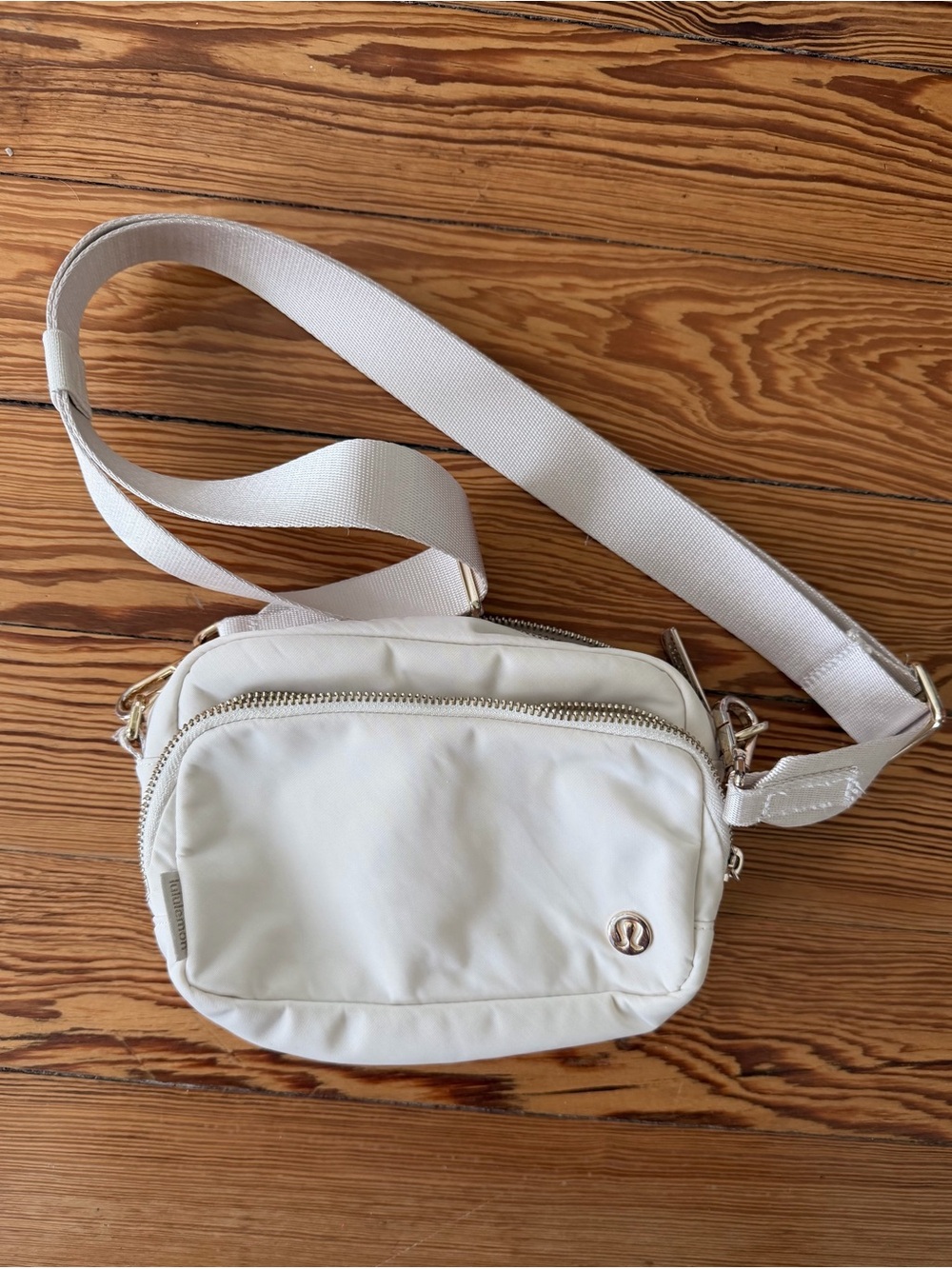 Lululemon Everywhere Bag Crossbody Shoulder Nylon Ivory  Bone W/ Gold Hardware